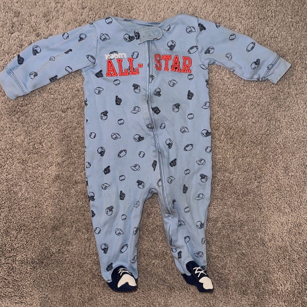 🏷️ 5 for $25 🏷️ Carter’s 6 month onesie
